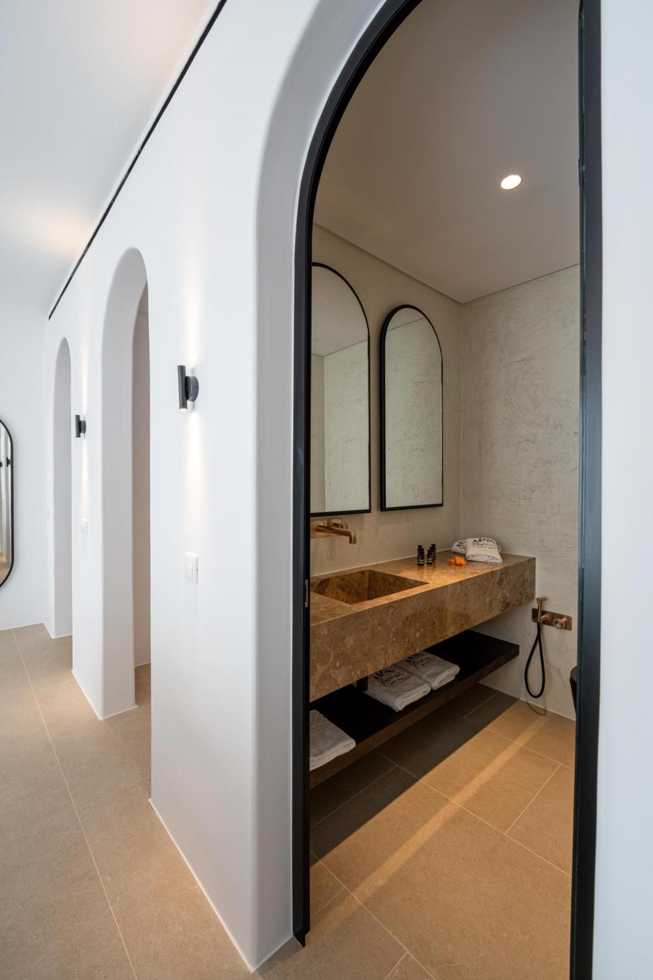 Muse Of Mykonos Luxury Suites Mykonos Town Eksteriør bilde